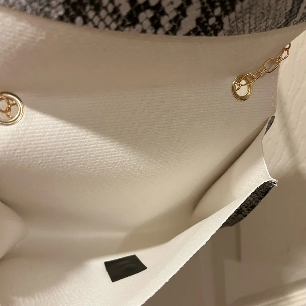 Snakeskin Print Crossbody Bag - Picture 3 of 3